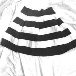 Xhilaration white and black striped poofy skirt